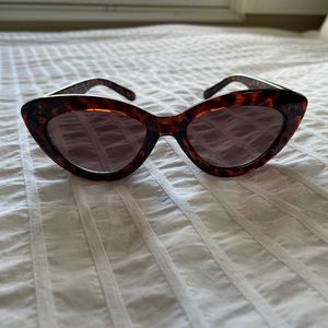 Cat eye sunglasses